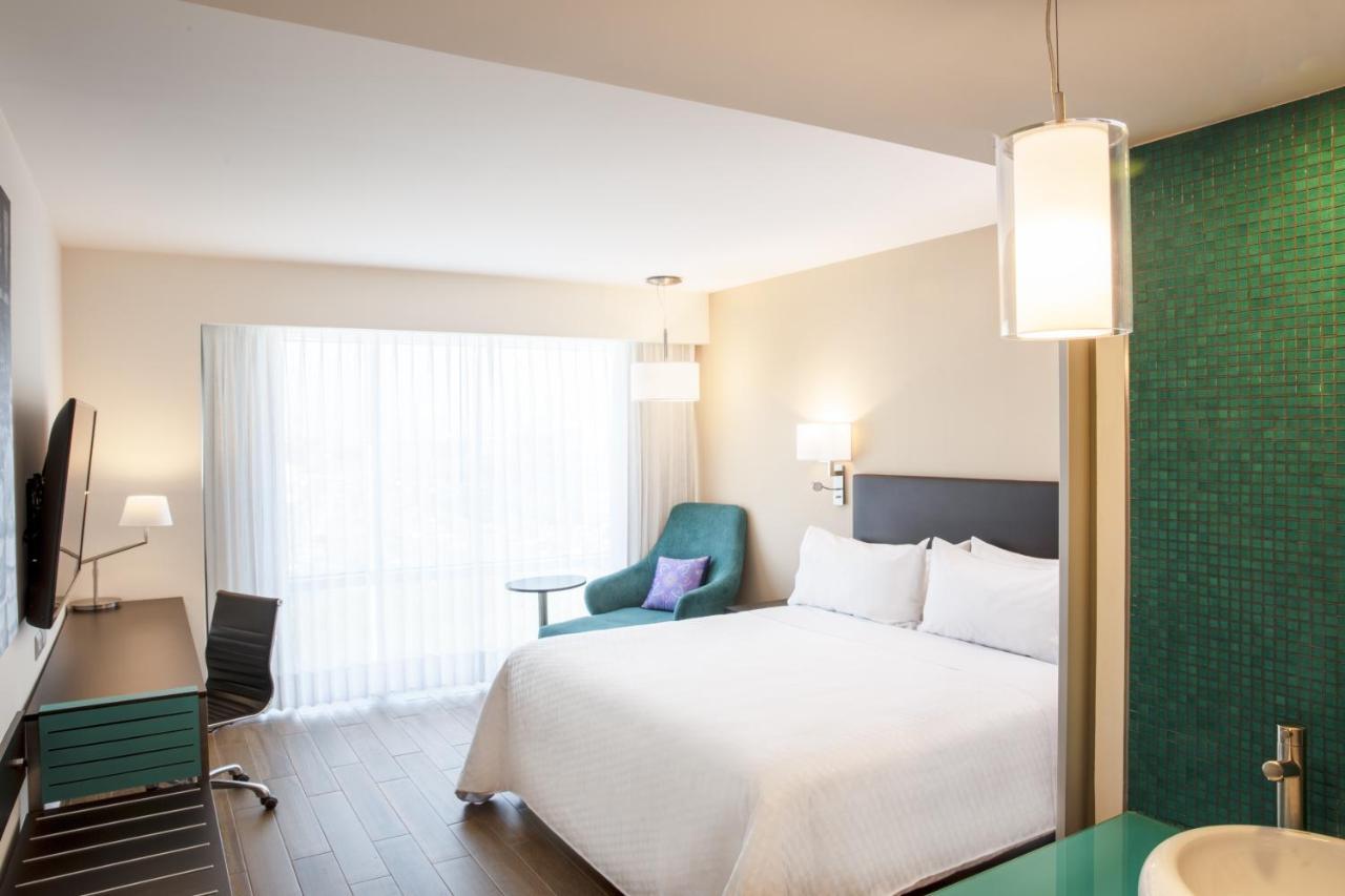 Fiesta Inn Celaya Galerias Екстериор снимка