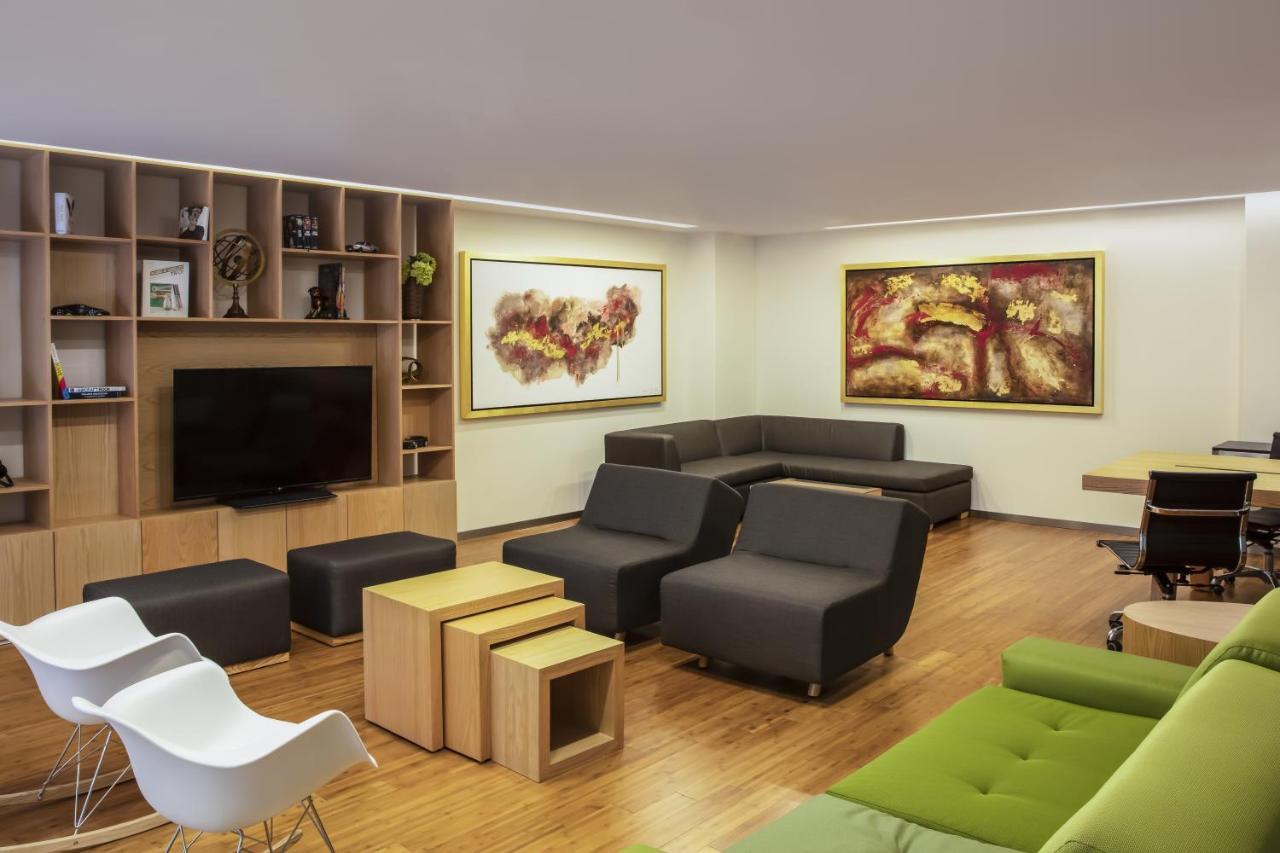 Fiesta Inn Celaya Galerias Екстериор снимка