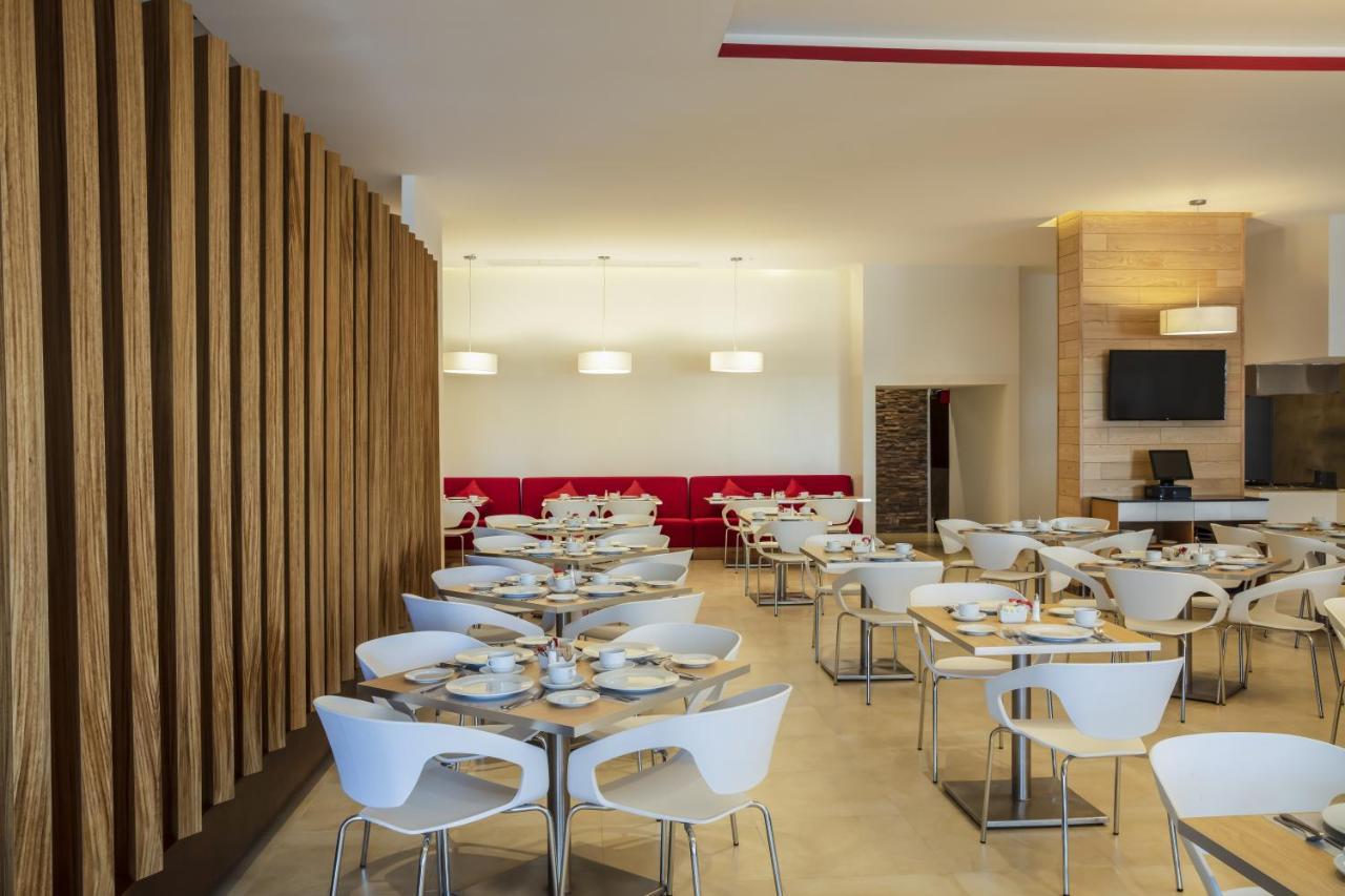 Fiesta Inn Celaya Galerias Екстериор снимка