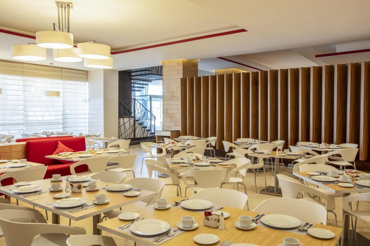 Fiesta Inn Celaya Galerias Екстериор снимка